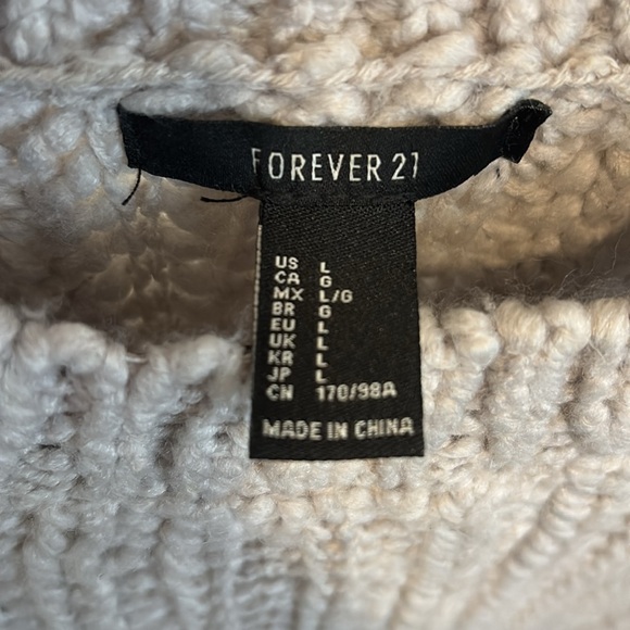 Forever 21 Light Gray Sweater - Picture 4 of 4